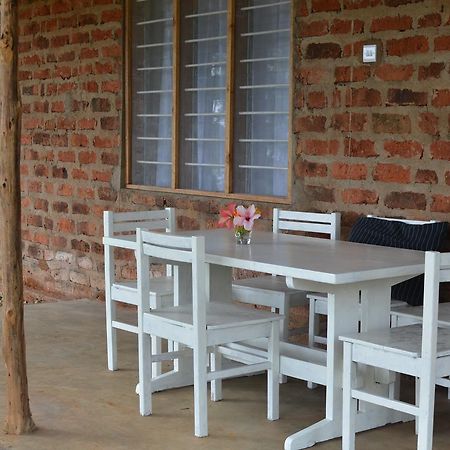Milemeleni Guesthouse Lushoto ภายนอก รูปภาพ